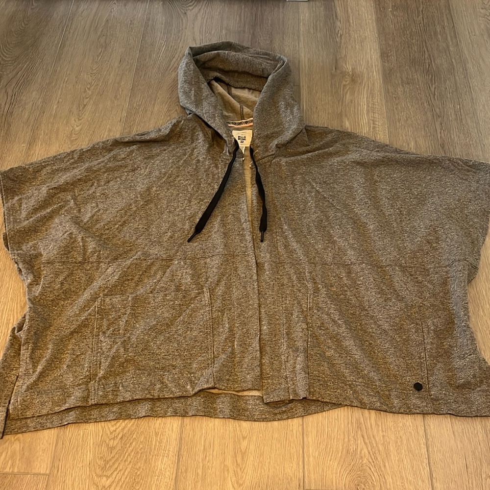 Billabong poncho sweater
